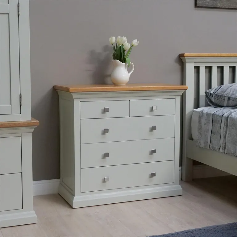 Kingscote-Oak-and-Painted-3-2-Drawer-Chest Hatherleigh Chest of Drawers - 3+2 Drawer - Oak and Painted - Image 1